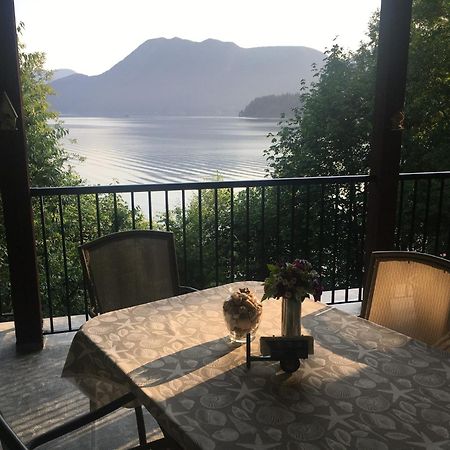 Shoreside Private Room Sechelt Dış mekan fotoğraf